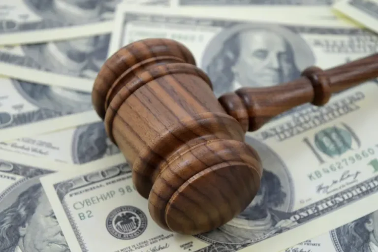 وکیل کلاهبرداری
