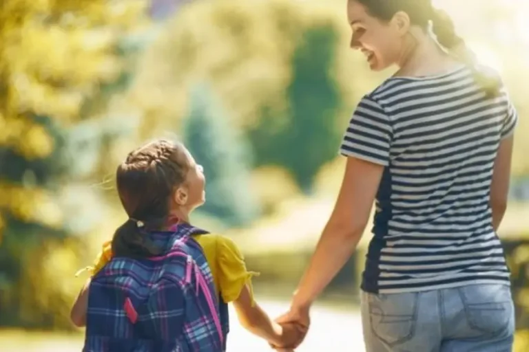 تقاضای صدور حکم بر تحویل فرزند مشترک دختر به مادرش