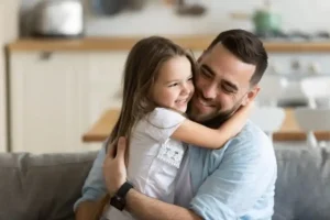 صدور حكم حضانت و الزام مادر به استرداد فرزند از ناحیه پدر