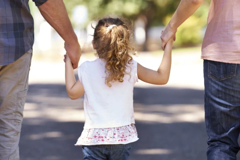 سلب حضانت مادر به لحاظ اجبار طفل به تکدی گری