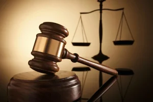 درخواست توقیف اتومبیل